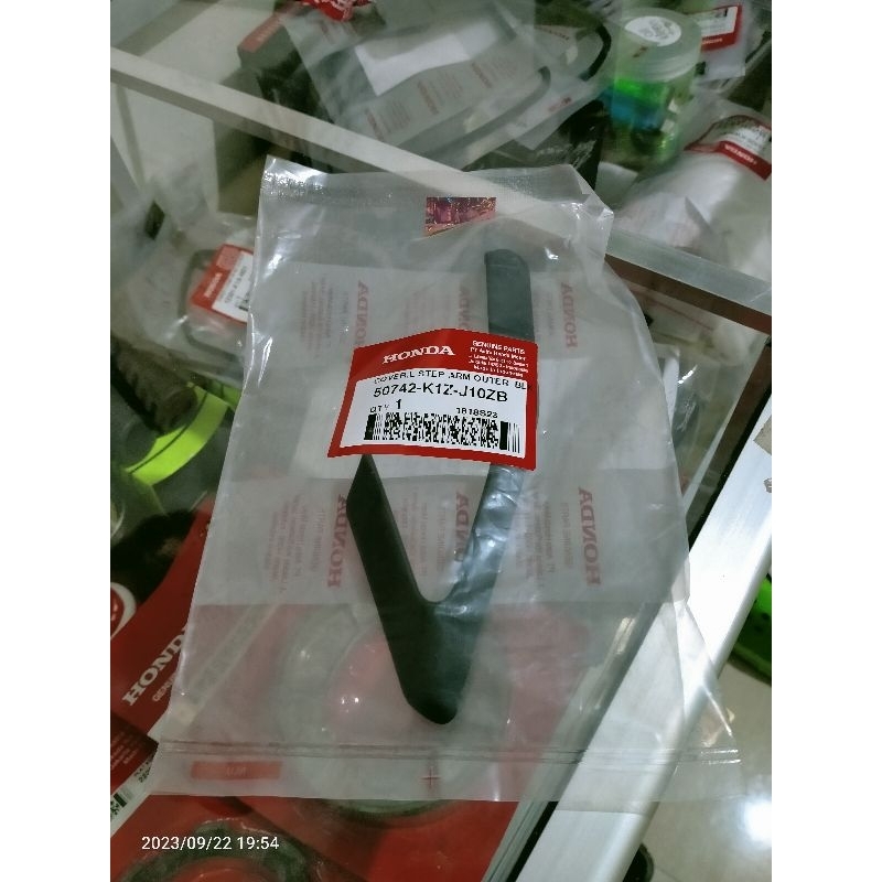 Jual 50742-K1Z-J10ZB Cover Step PCX 160 Cover Postep Foot Kiri Step PCX ...