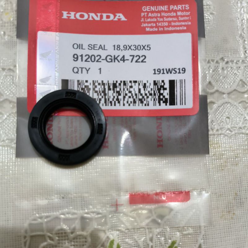 AVX TC18.9x30x5 Shaft Oil Seal - TC Type, 18.9mm X 30mm X 5mm, Rubber Lip, Metric