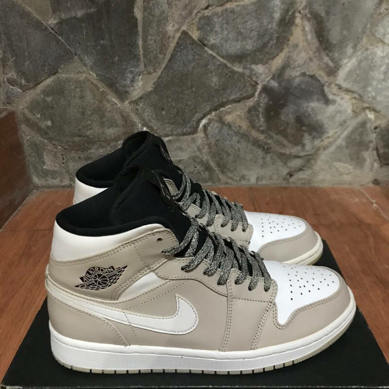 air jordan 1 mid desert sand