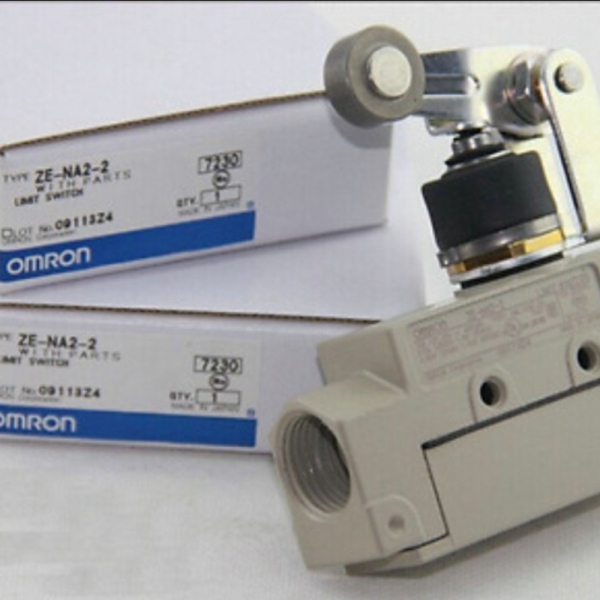 1PCS NEW In Box Omron ZE-NA2-2S Limit Switch ZENA22S