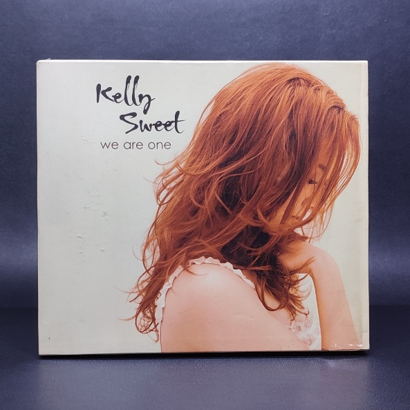 Jual CD KELLY SWEET - WE ARE ONE IMPORT ( CD ORIGINAL ) | Shopee Indonesia