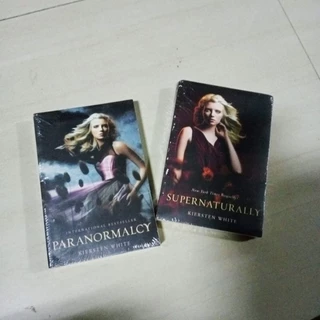 Novel Kiersten White Paranormalcy / Supernatural