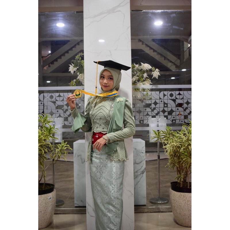 Jual SEWA KEBAYA MODEL KUTU BARU WARNA SAGE || GRADUATION/LAMARAN ...
