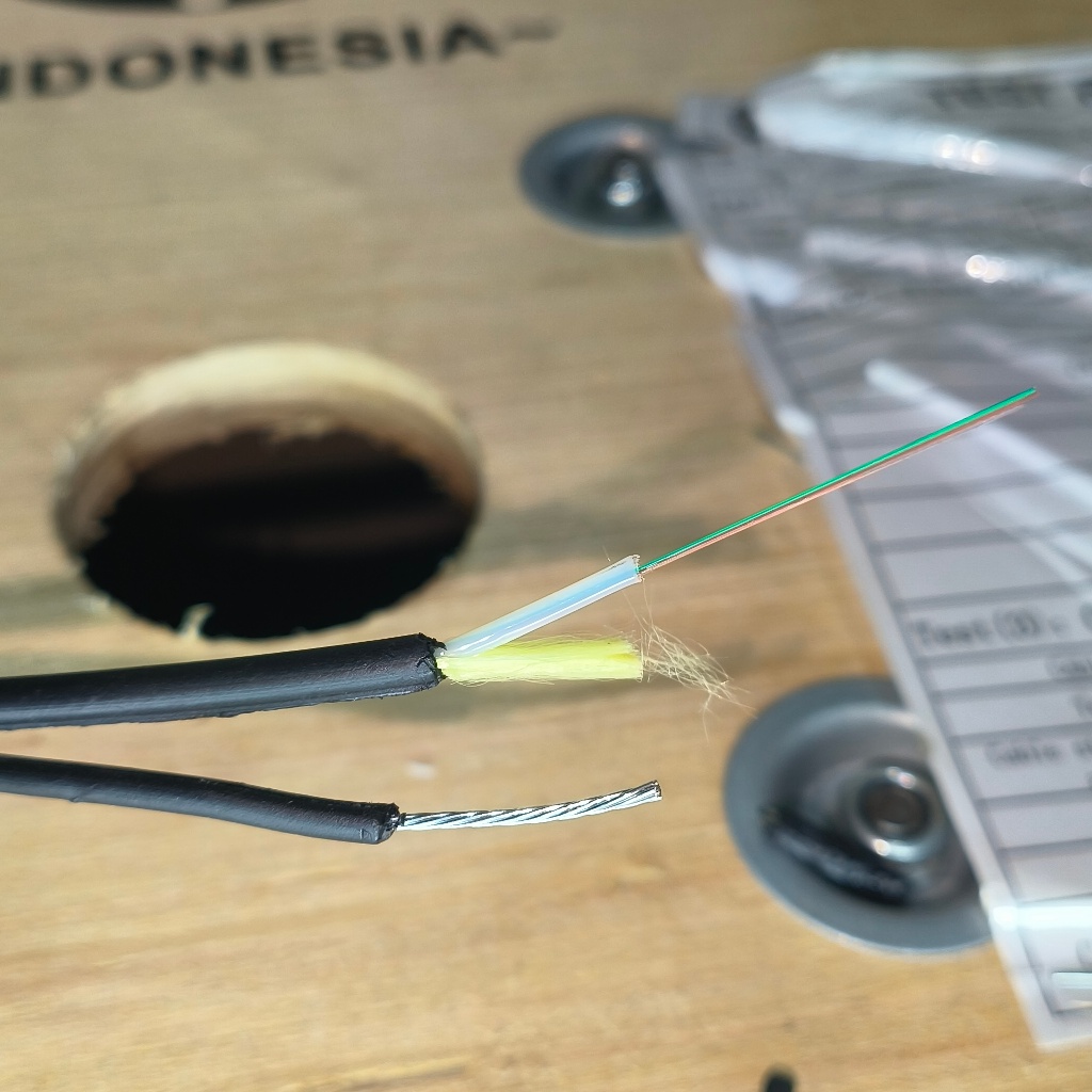 Jual kabel fo 6 core fig 8 NS2 high quality 2km jelly tube dropcore ...