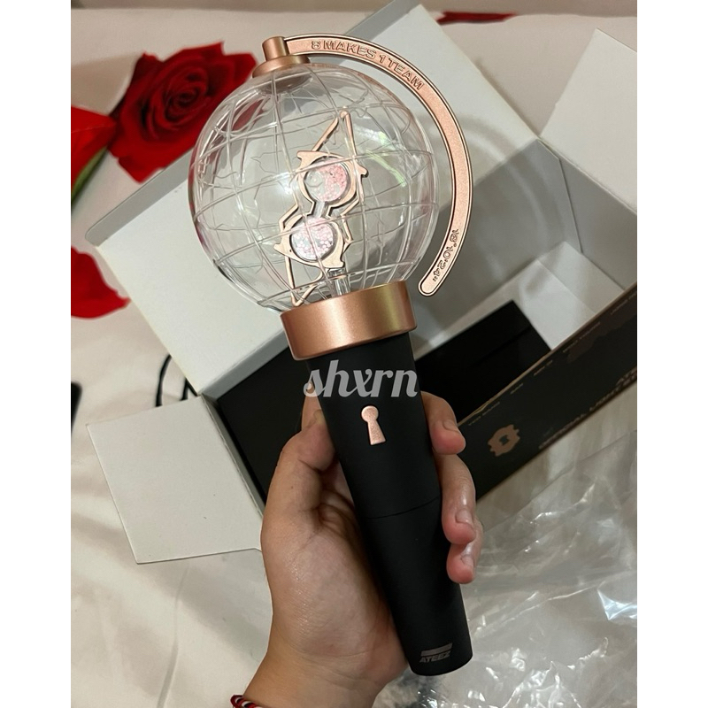 ateez version 1 lightstick