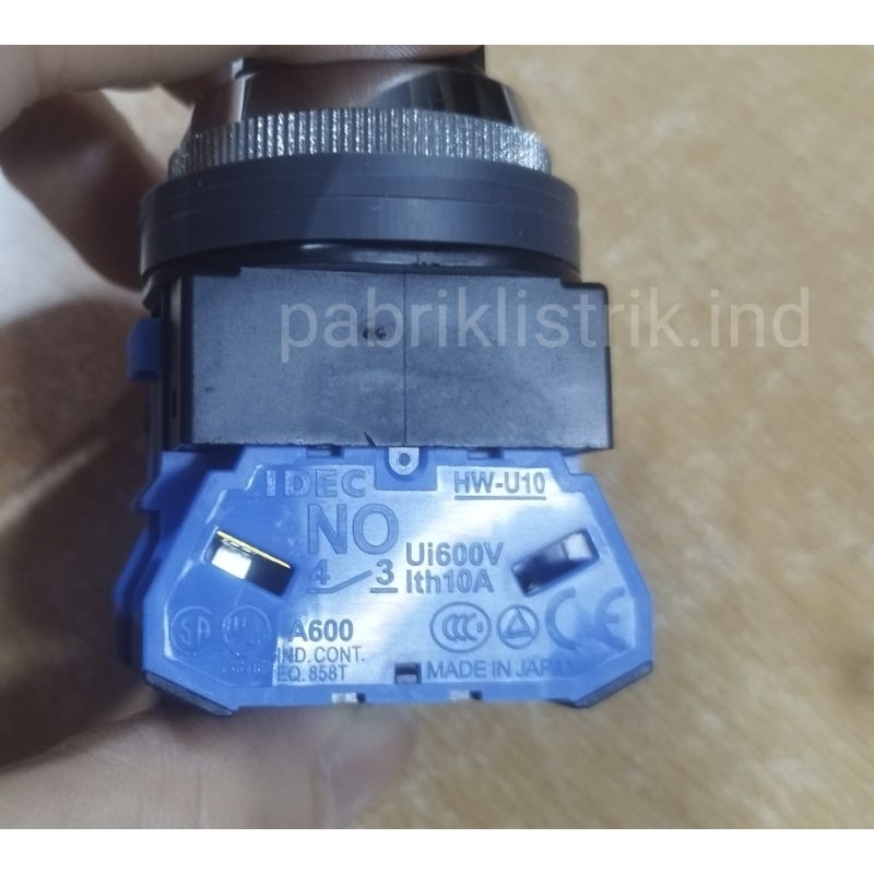 Jual Selector switch 30mm 2p 2 posisi ASN211N ASN211 ASN 211N idec ...