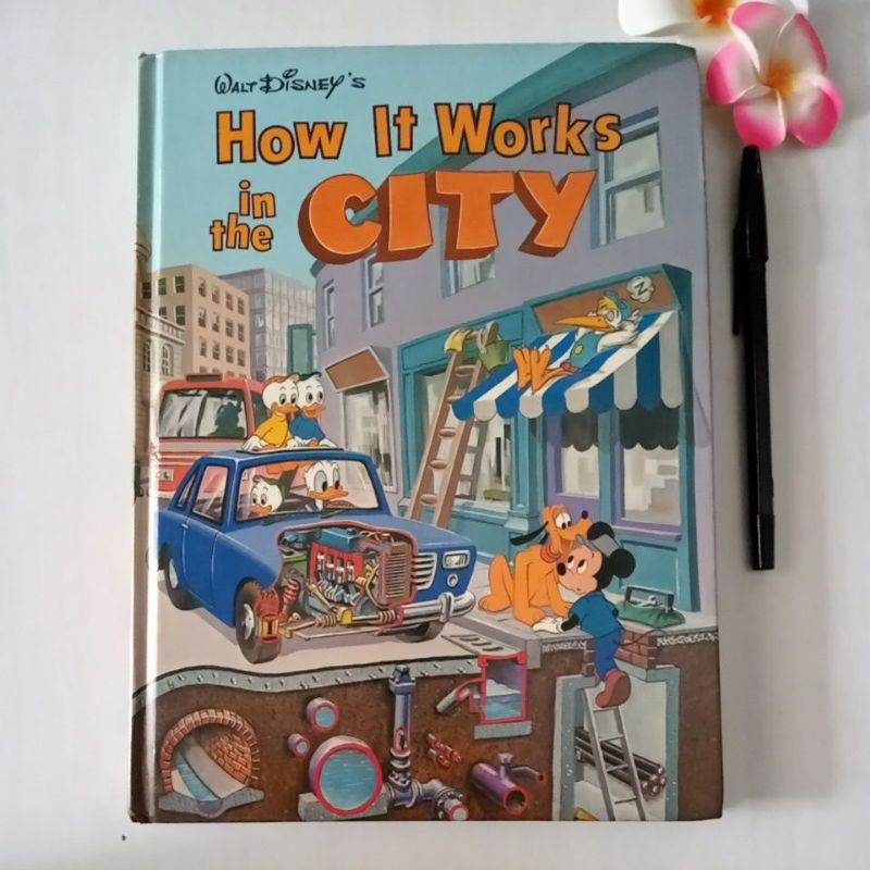 Jual buku walt disney how it works in the city preloved Shopee Indonesia