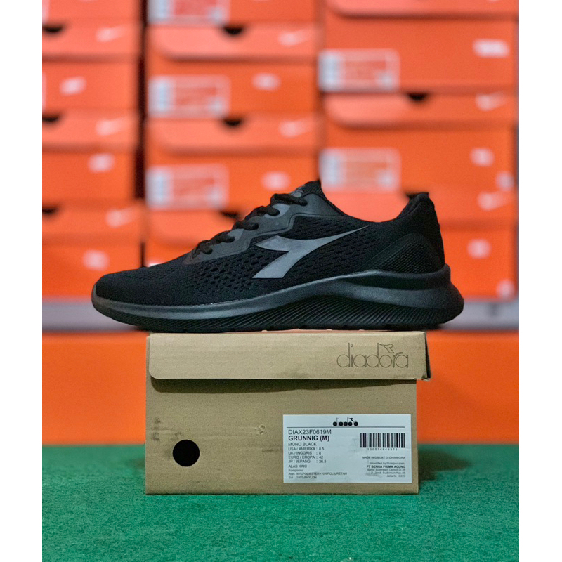 Sepatu diadora full clearance black