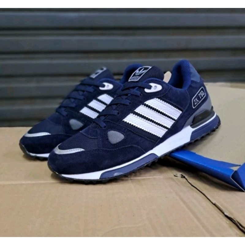 SNEAKRS LAKI LAKI SEPATU ADIDAS ZX 750 MDEIN MYANMAR