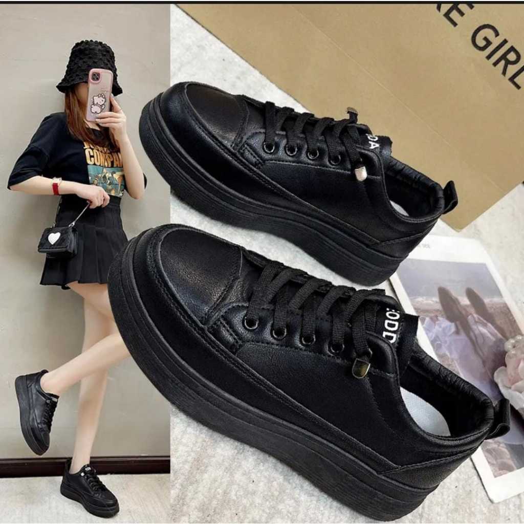Jual Sepatu Sneakers Olahraga Sport Kets Putih Hitam Wanita Sepatu ...