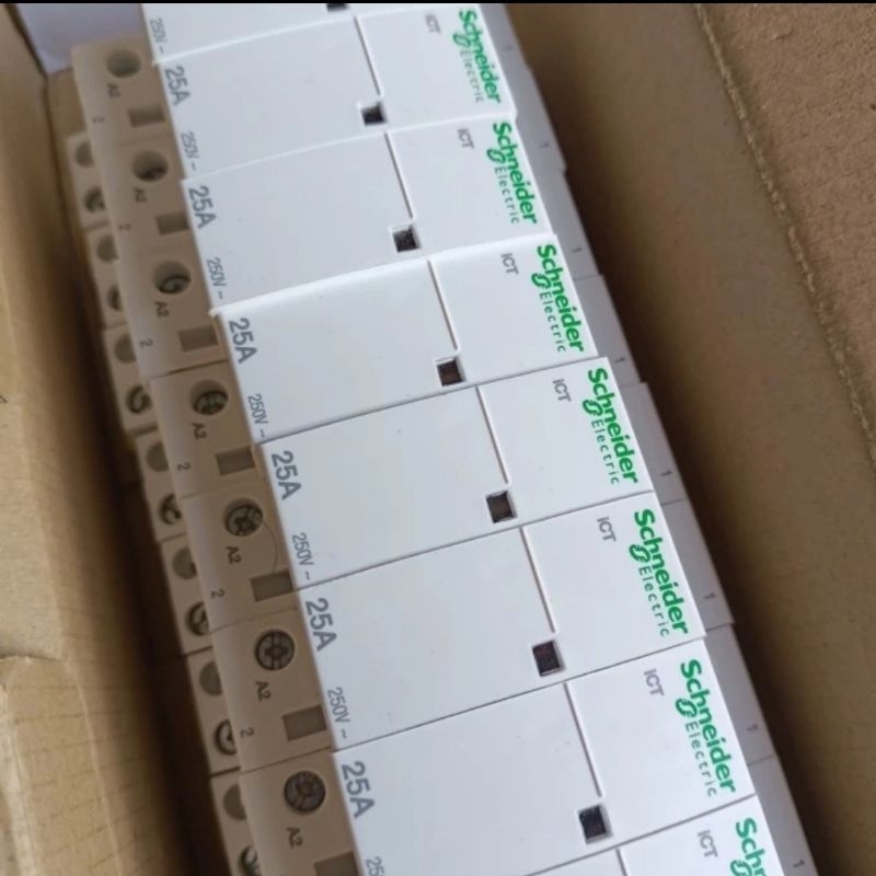 Contacteur Schneider ICT Acti9 25A 1NO 230-240V - Modèle A9C20731, Occasion