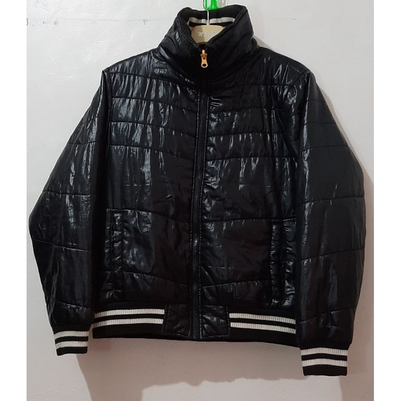 Jual PRELOVED LIKE NEW JAKET BULANG BOMBER CONVERSE GELEMBUNG DOWN ...