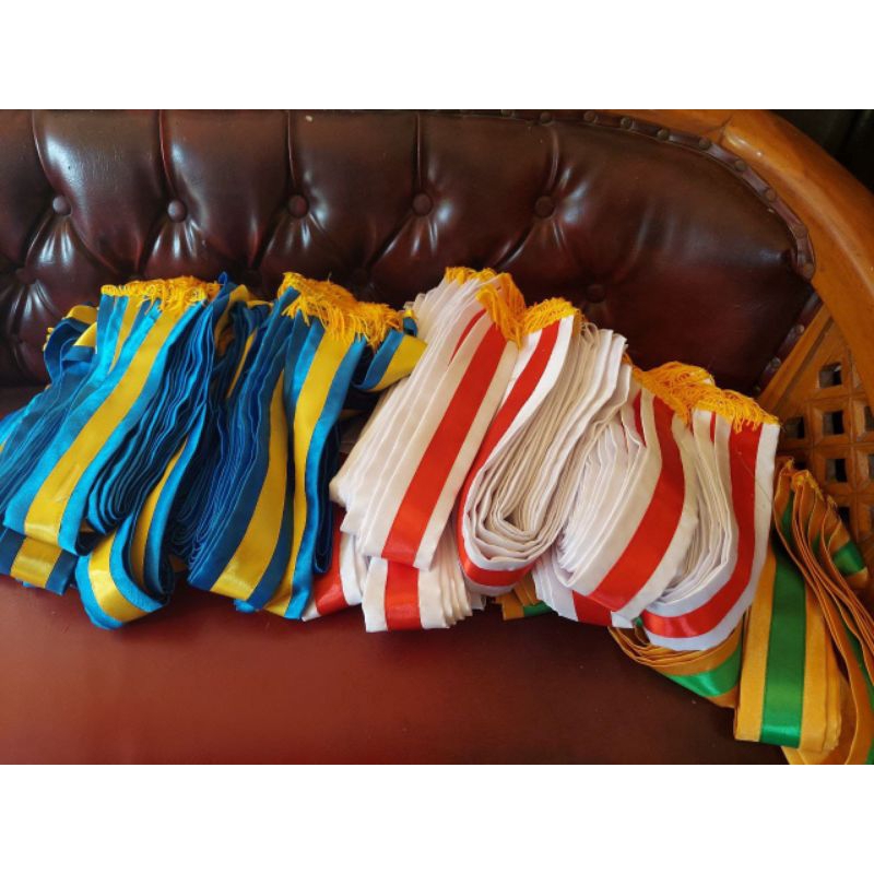 Jual Costum pin akrilik dan Samir wisuda | Shopee Indonesia