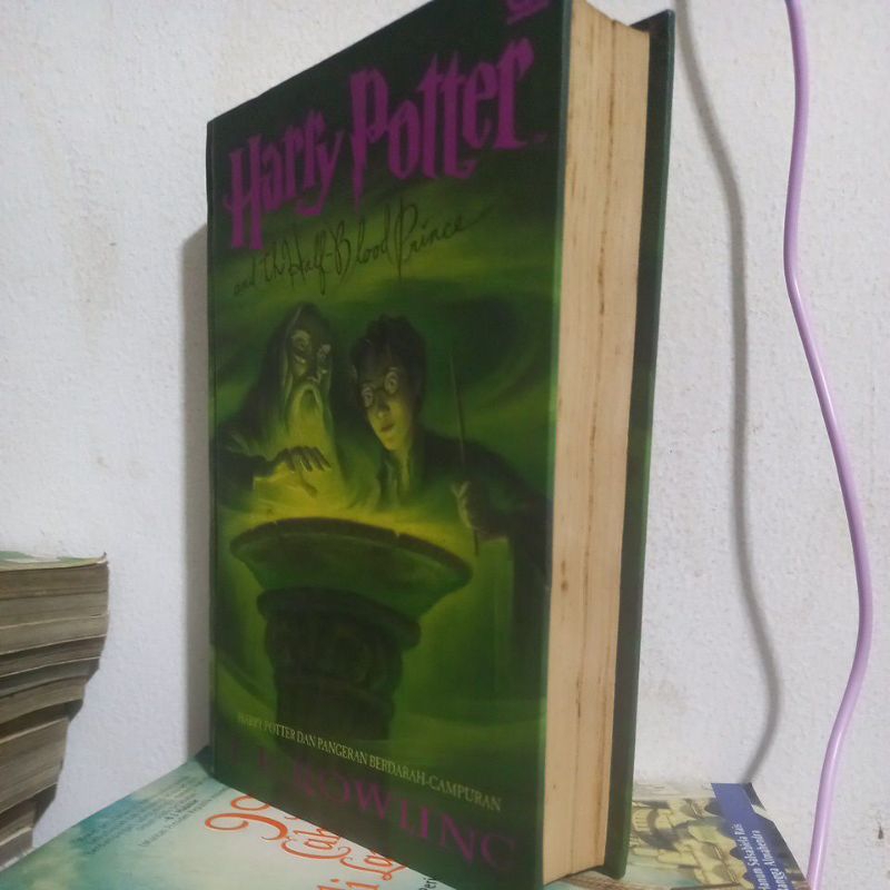 Jual NOVEL HARRY POTTER. BHS INDONESIA. ORIGINAL BEKAS | Shopee Indonesia