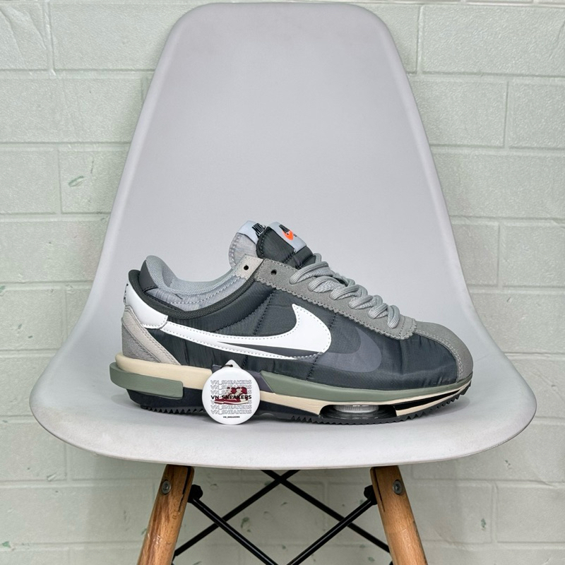Sepatu Nike Cortez x Sacai “Grey White”