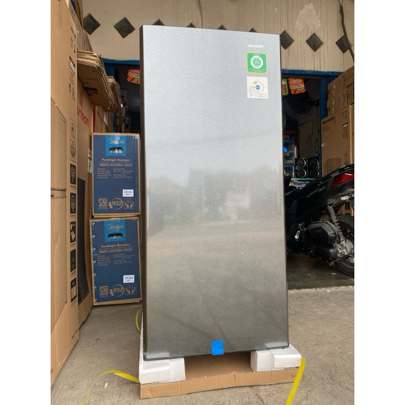 Jual SHARP FREEZER 6 RAK FJM186 GARANSI RESMI / LEMARI ES BATU SHARP 6 ...
