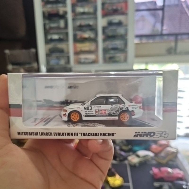 INNO64 Mitsubishi Lancer Evo III Trackerz Racing Esclusive Malesia