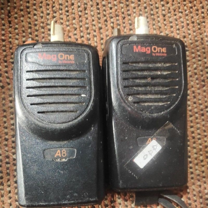 Jual HT MOTOROLA MAG ONE KONDISI OFF HANYA UNTUK BAHAN KANIBALAN SAJA ...