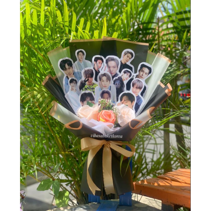 Jual (TERMURAH) Buket Foto Custom Buket Photocard Buket Hadiah Foto ...