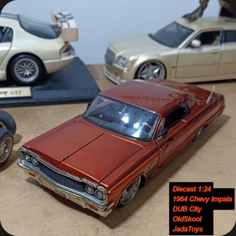 ミニカー DUB CITY OLD SKOOL 1964 Chevy Impala Jada Toys Dub City Old Skool 1964 Chevy Impala Blue 1:24