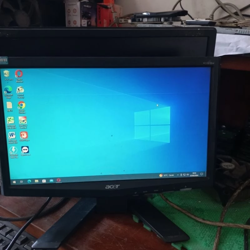 Monitor LCD LED 16 Inch