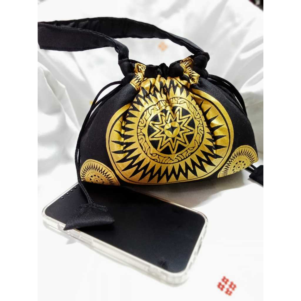 Jual SEPU TORAJA HITAM MOTIF GOLD / TAS | Shopee Indonesia
