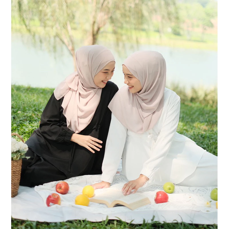 Detail Bahan & Serut Sayla Dress