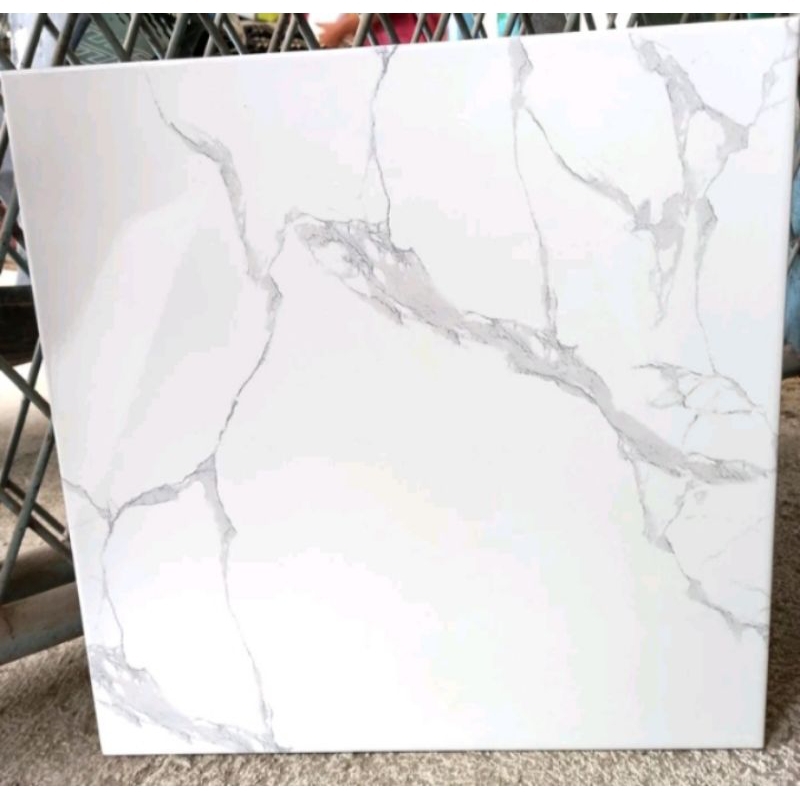 Jual Keramik Lantai 50x50 Glossy Putih Abu Motif Carara Marmer Marble