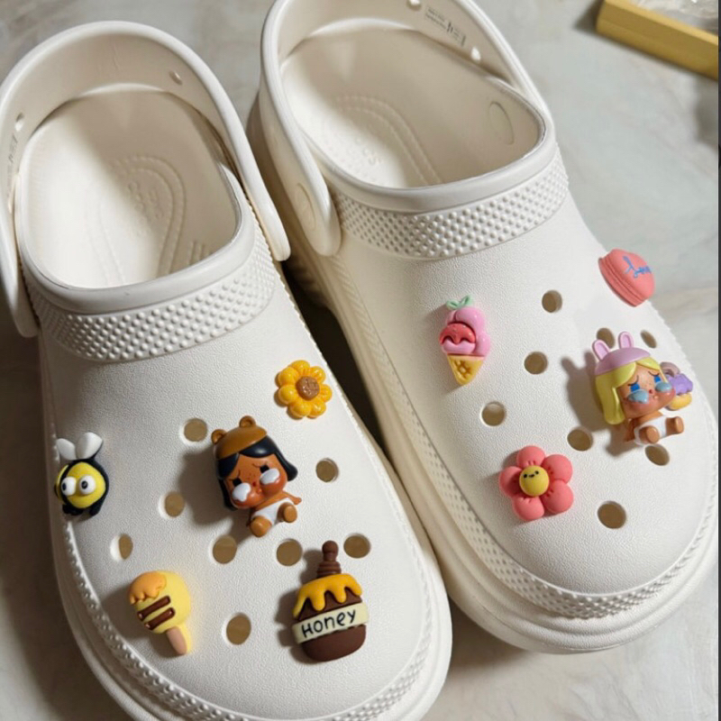 Jual CUSTOM CROCS JIBBITZ CRYBABY FIGURE 3D CHARM CRY BABY POPMART LUCU