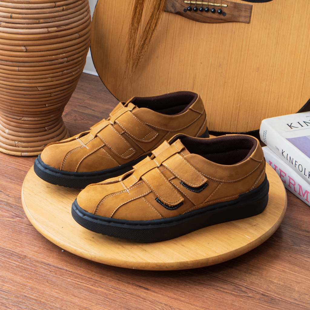 Jual Sepatu Pria Sneakers Kulit Asli Sepatu semi Form…