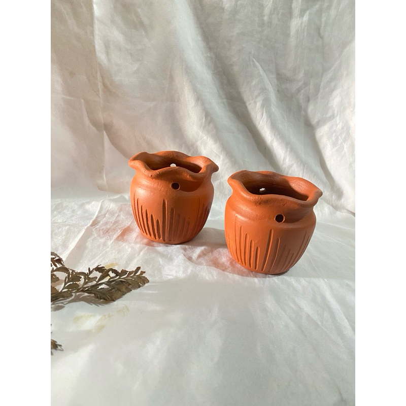Jual pot rumbe gantung terakota d8cm gerabah keramik | Shopee Indonesia