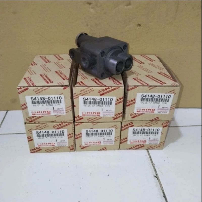 Jual CONTROL VALVE S4148-01110 POPET VALVE TRANMISI ZF FM260 FM320 HINO ...