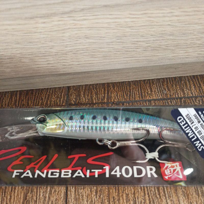Jerkbait DUO Fangbait 140 DR SW AHA0011 SARDINE