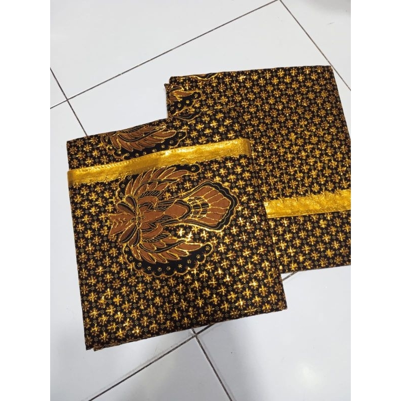 Jual Batik Jarik Trutum Motif Garuda dengan Desain Elegan | Shopee ...