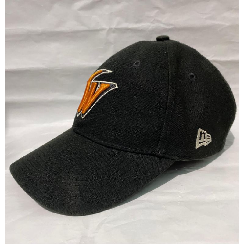 Jual Topi baseball New Era logo W bordir hitam Pekat Collab Wyverns ...