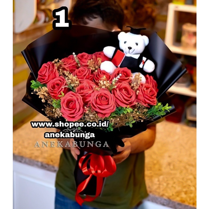 Jual Rangkaian Buket Bunga Mawar Merah Plastik Boneka Toga Wisuda Teddy ...