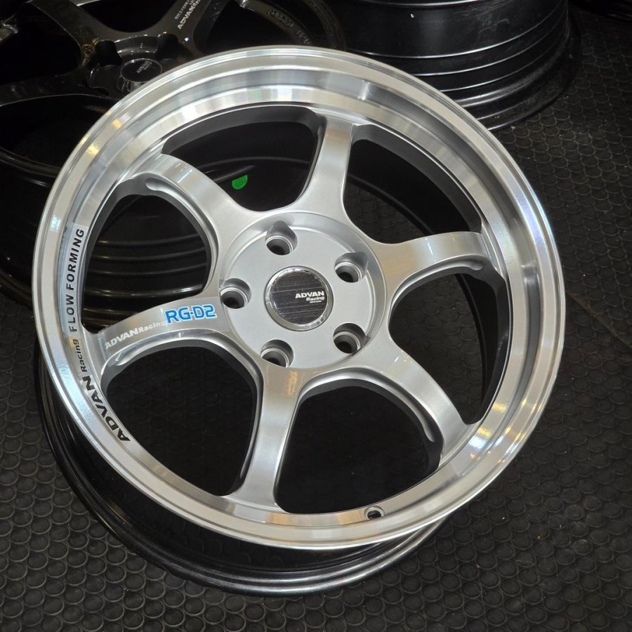 Jual velg mobil ring 17 ADVAN RG D2 FLOW FORMING R17 wuling almaz ...