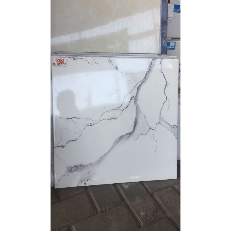 Jual Keramik Lantai 50x50 Putih Corak Kilap Ikad 11159d3 Shopee Indonesia