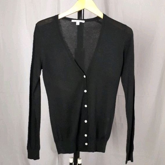 Jual UNIQLO Cardigan Rajut Hitam | Shopee Indonesia