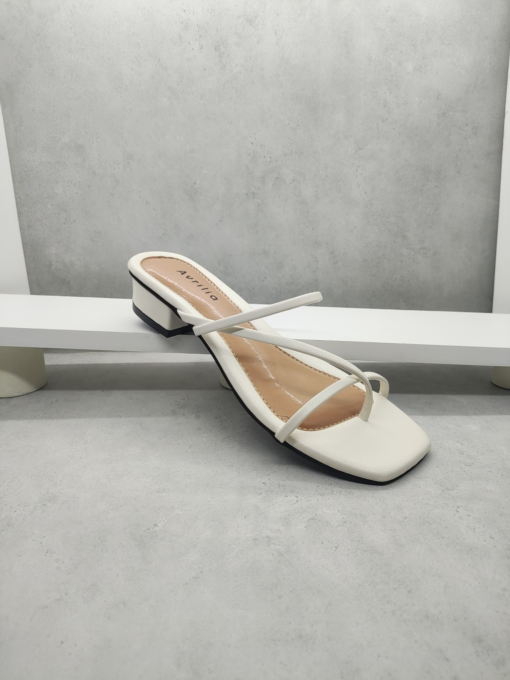 Jual Avrilia Yabella Sandal Wanita Heels 3cm | Shopee Indonesia