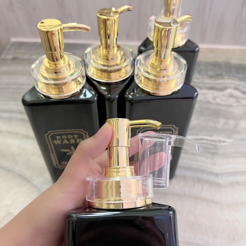 Jual LUXURY BOTTLE REFILL TRIANGLE PUTIH, BOTOL SABUN CAIR SEGITIGA ...