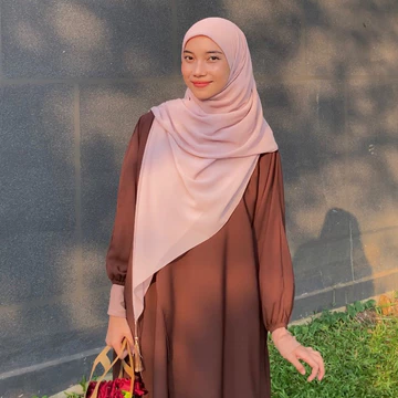 Segi 4 Syar'I Tassel Arabian Helwa Signature Khimar By Falba