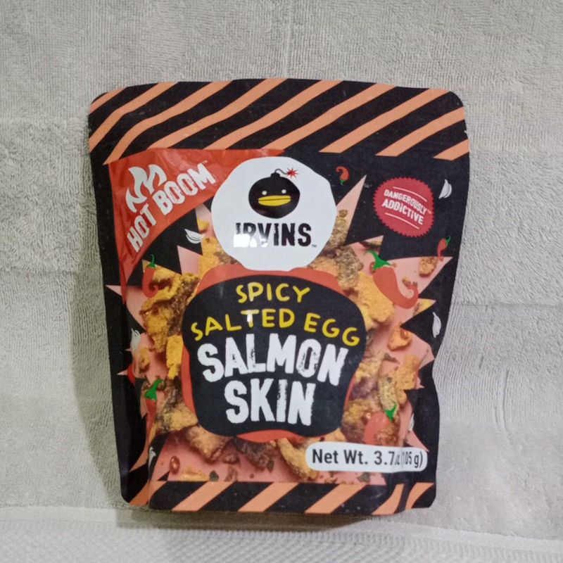 Jual Irvins Spicy Salted Egg Salmon Skin 95gr (Hot Boom) | Shopee Indonesia