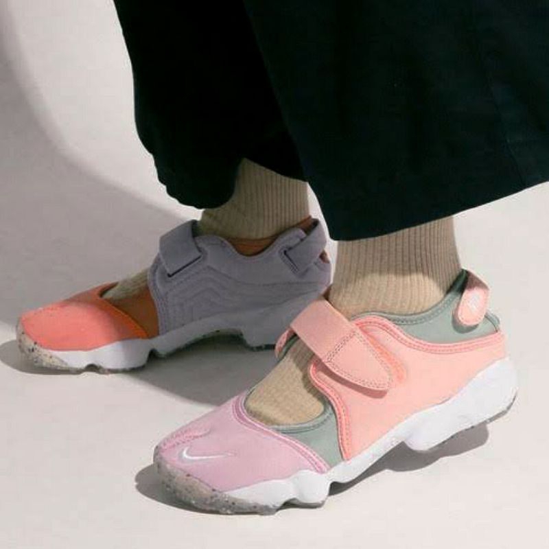 Harga sepatu nike air rift hotsell