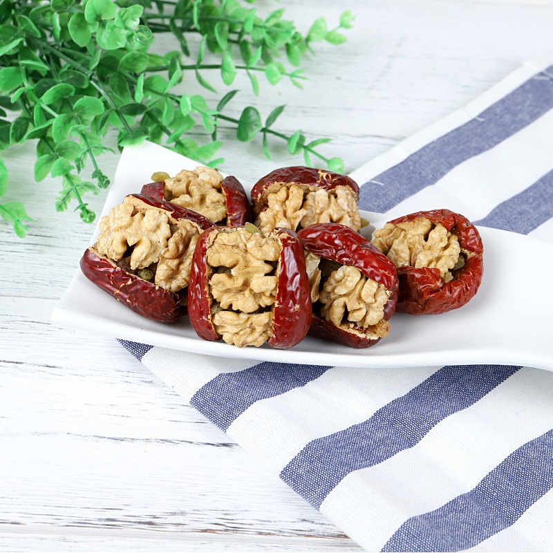 Jual Angcau Walnut Kurma merah Angco Xin Jiang Hong Zao Dengan Kacang ...