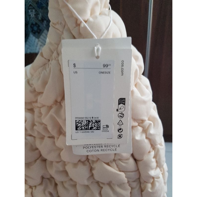 Jual COS Quilted Oversized White ( new with tag ) | Shopee Indonesia