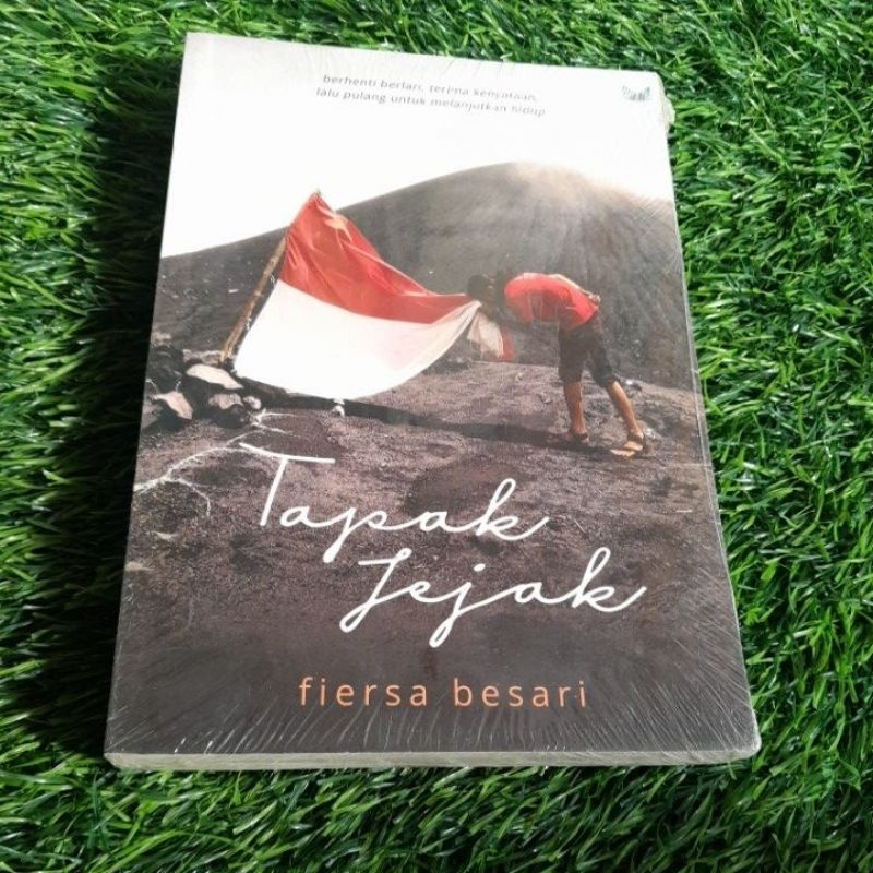 Jual BUKU TAPAK JEJAK FIERSA BESARI | Shopee Indonesia