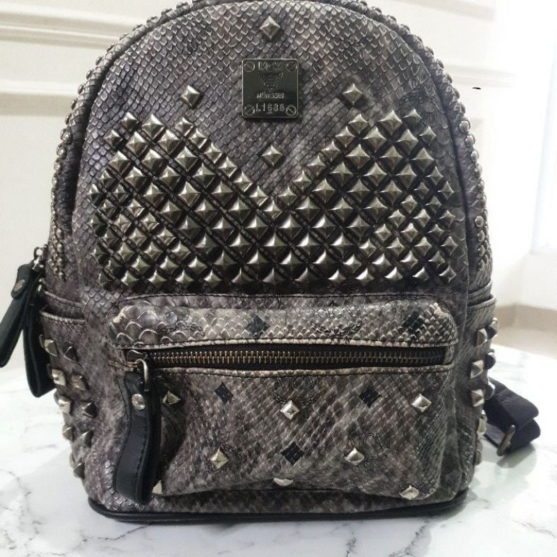 Jual Preloved Tas Ransel Mcm Stud Plat Besi Muenchen Size P Cm Harga Nett Shopee Indonesia