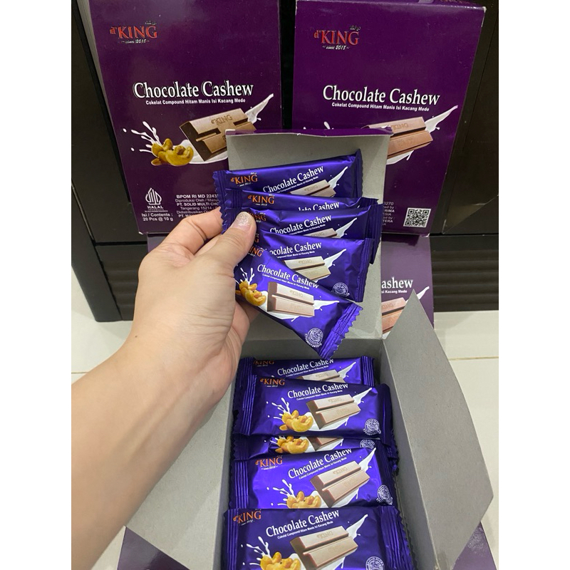 Jual Cokelat Dking Cashew Chocolate Compound Cokelat Musdalifah 1 Kotak 20pcs Shopee Indonesia 7047