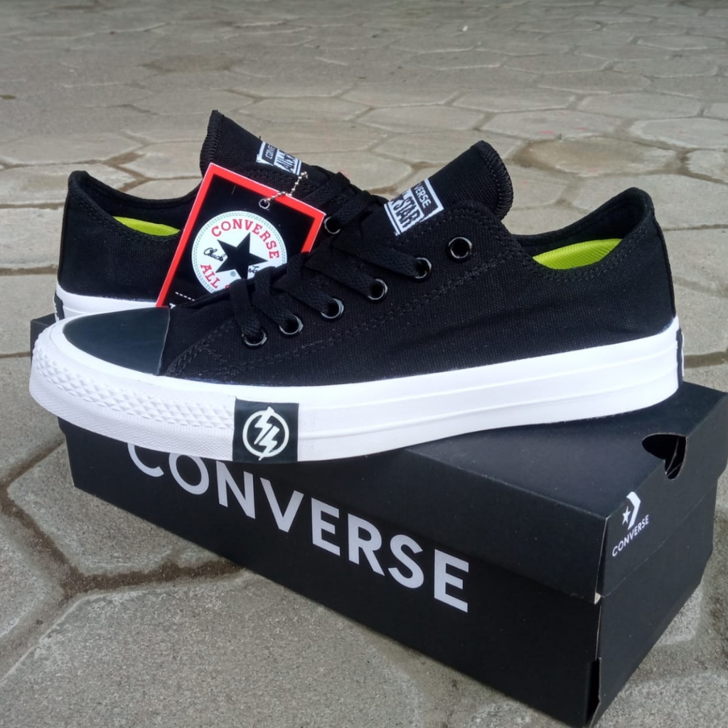 Harga converse undefeated original best sale